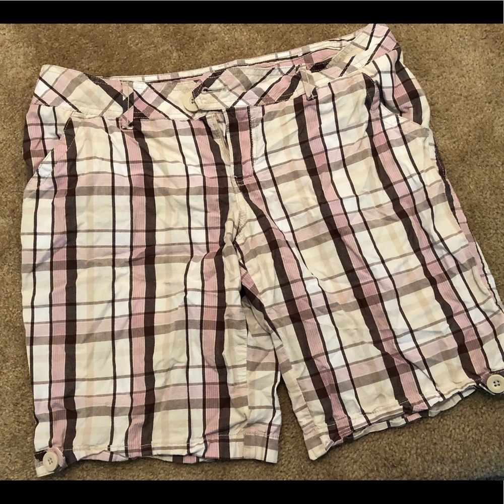 Juniors SO Bermuda Shorts Size 13